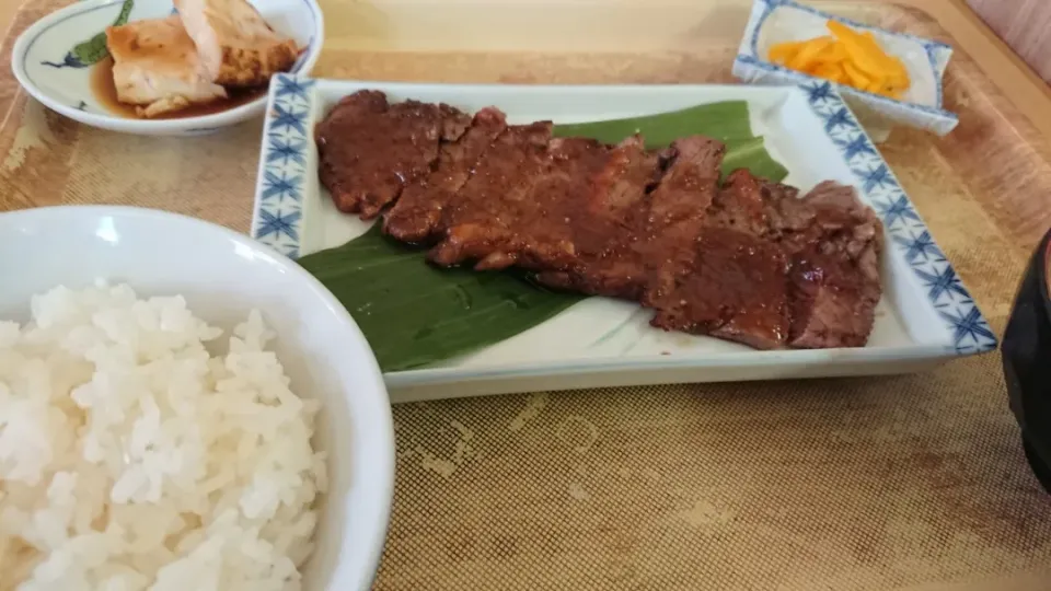 東京都練馬区練馬「二丁目食堂」のサーロインステーキ定食|たかしさん