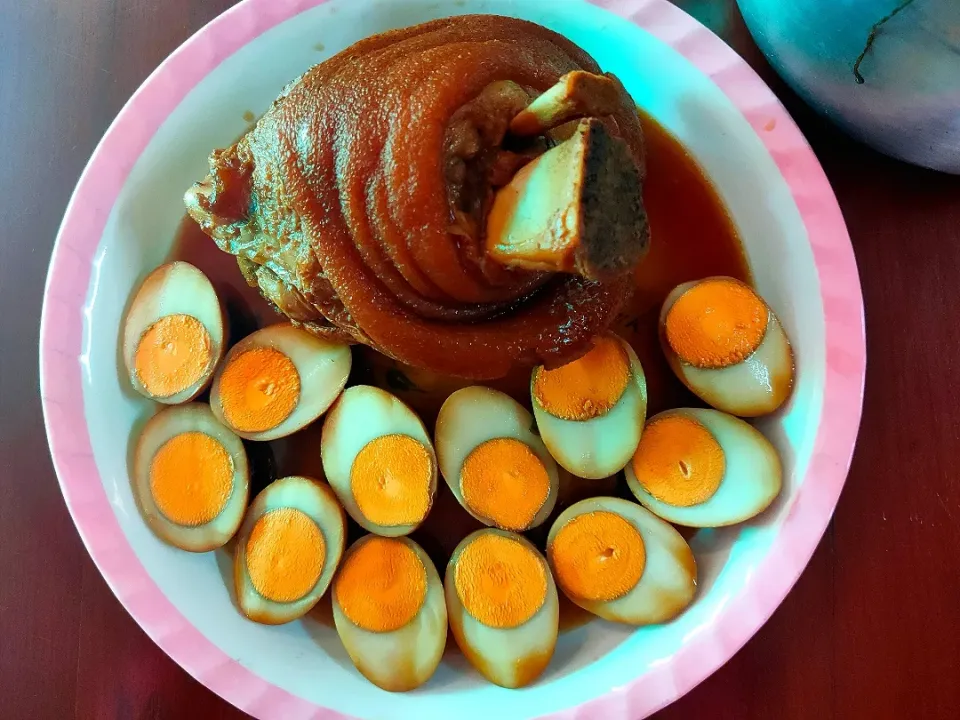 Stewed Pork Leg with Egg.|katang23さん