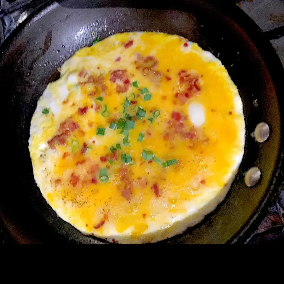 Breakfast Bacon and Egg Omelet|Alma's Home Kitchenさん