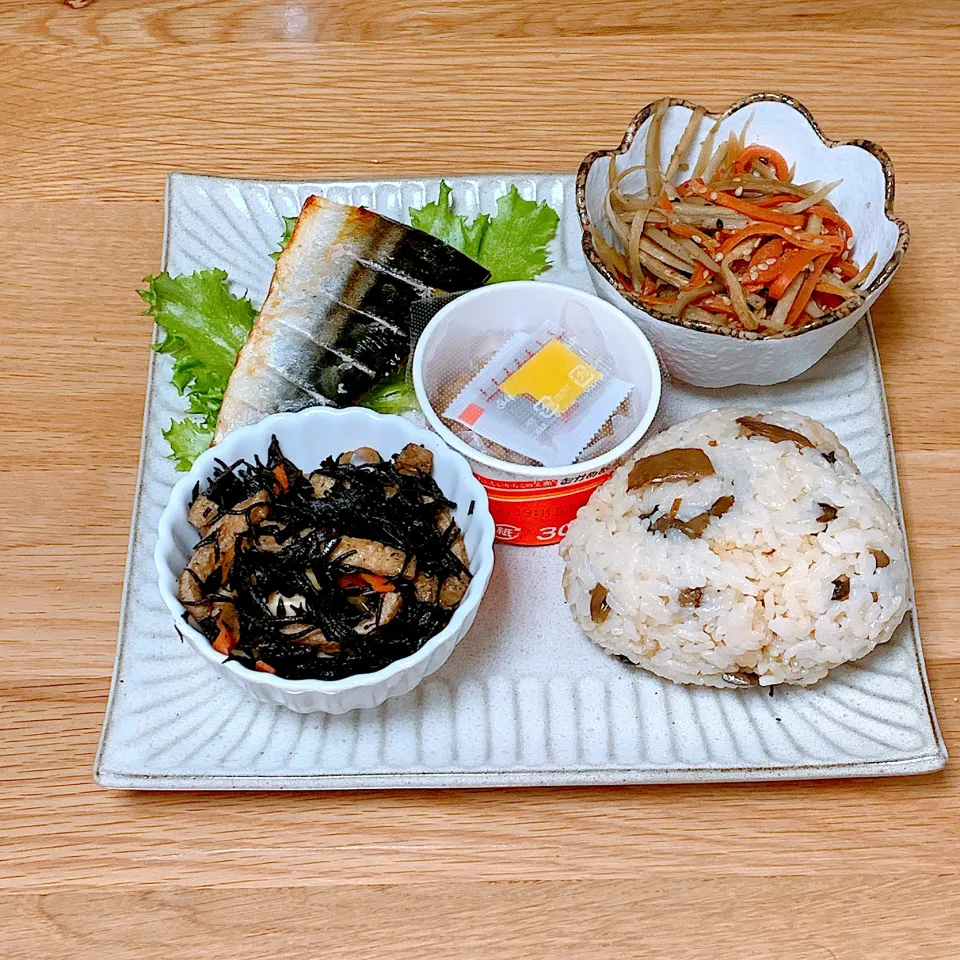 今日の朝ごはんは、和食ワンプレート|ヤマネコさん