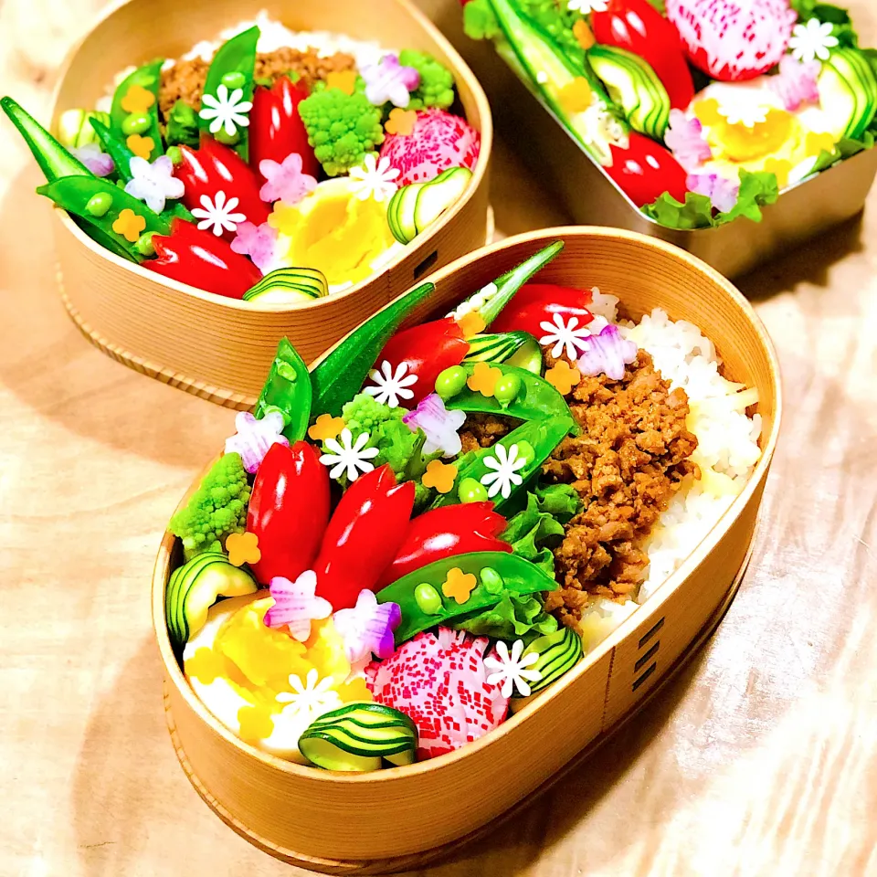 Snapdishの料理写真:チューリップの花束風 タコライス弁当|1480_kojiさん