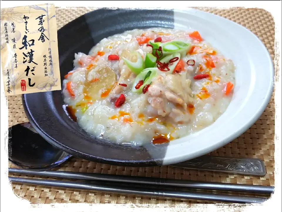 Snapdishの料理写真:炊飯器でPON☝️
切り餅入りで濃厚とろとろ
🐔参鶏湯粥🐔|ひとみんΨ(*´∀｀)Ψさん