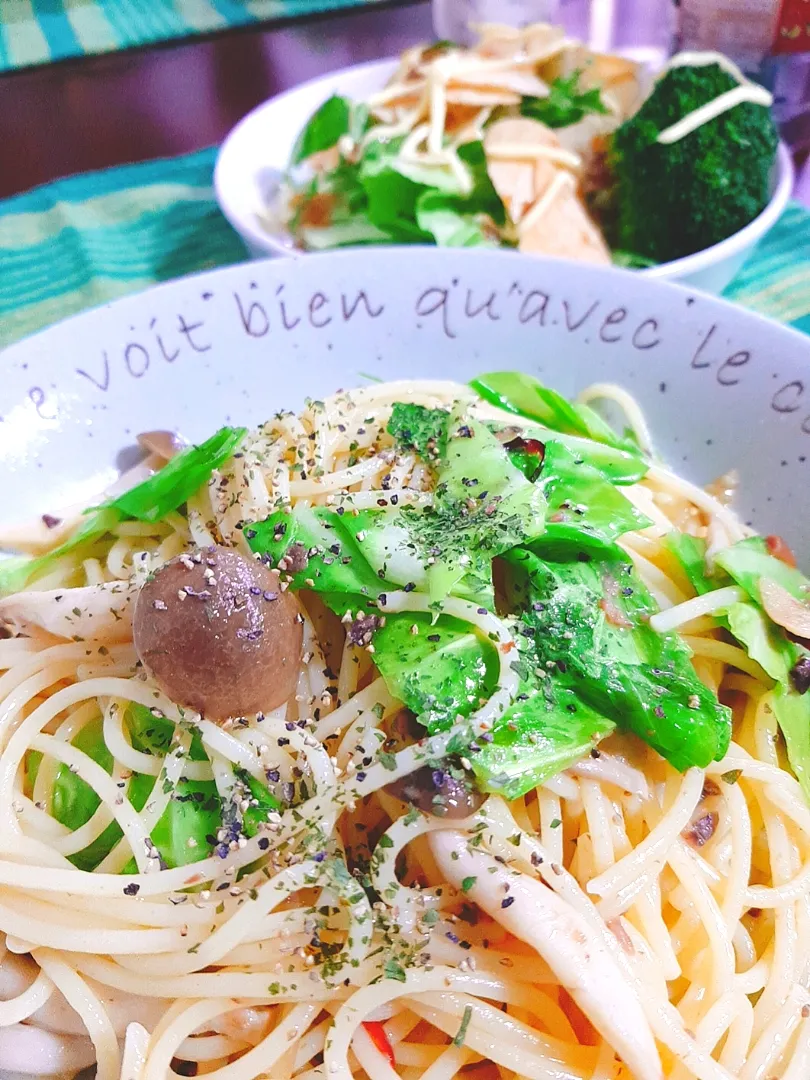 春キャベツとしめじのアンチョビパスタ|マイキーさん