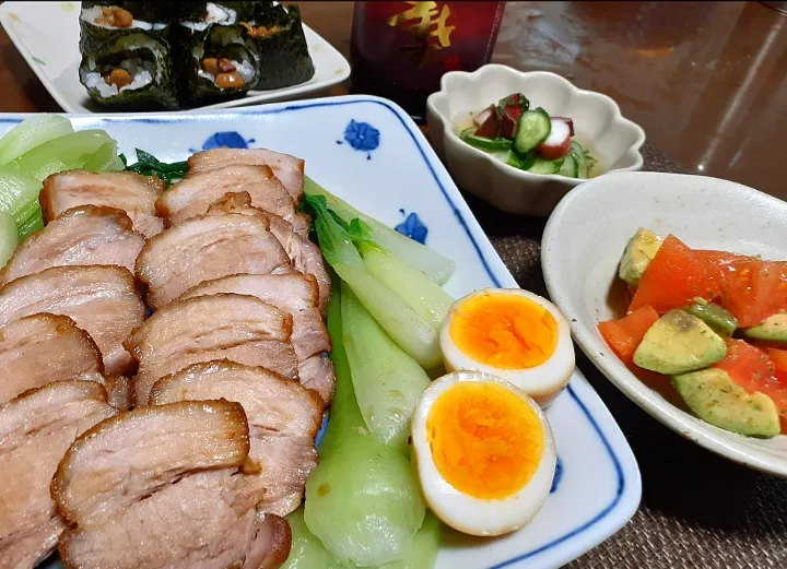 甘酒入りチャーシュー🐽
アボカド🥑トマト🍅
酢だこ🐙
納豆しば漬け巻き|びせんさん