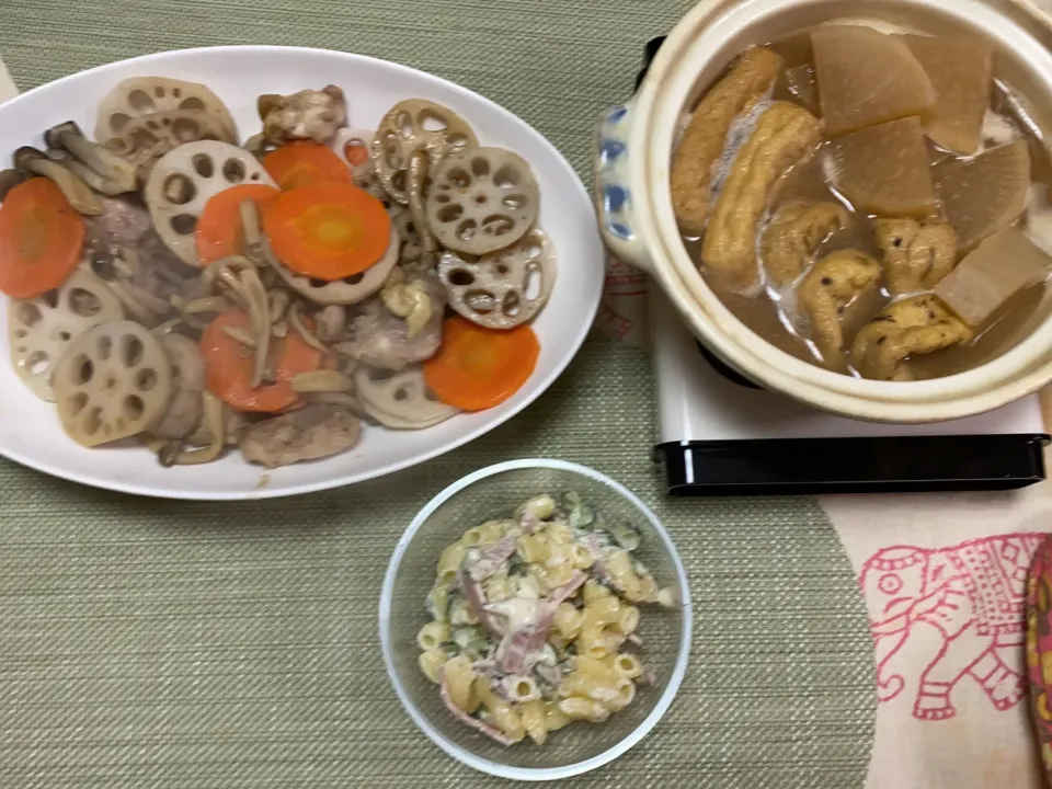 鶏肉とれんこんの蒸し煮、おでん 風、マカロニサラダ|peanutsさん