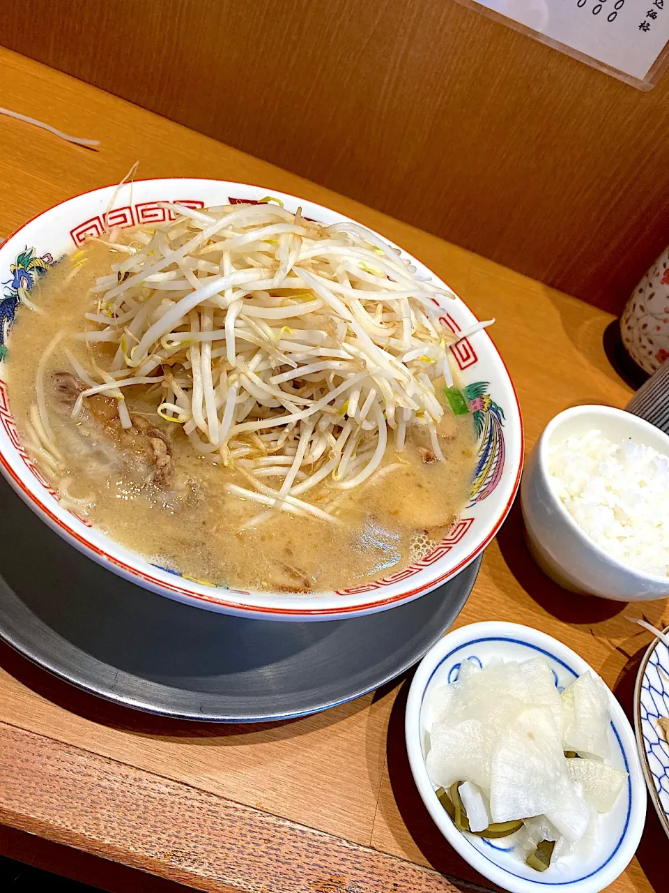 Snapdishの料理写真:チャーシューメン追いもやしと小ご飯@天天有(神田)|yoooochanさん