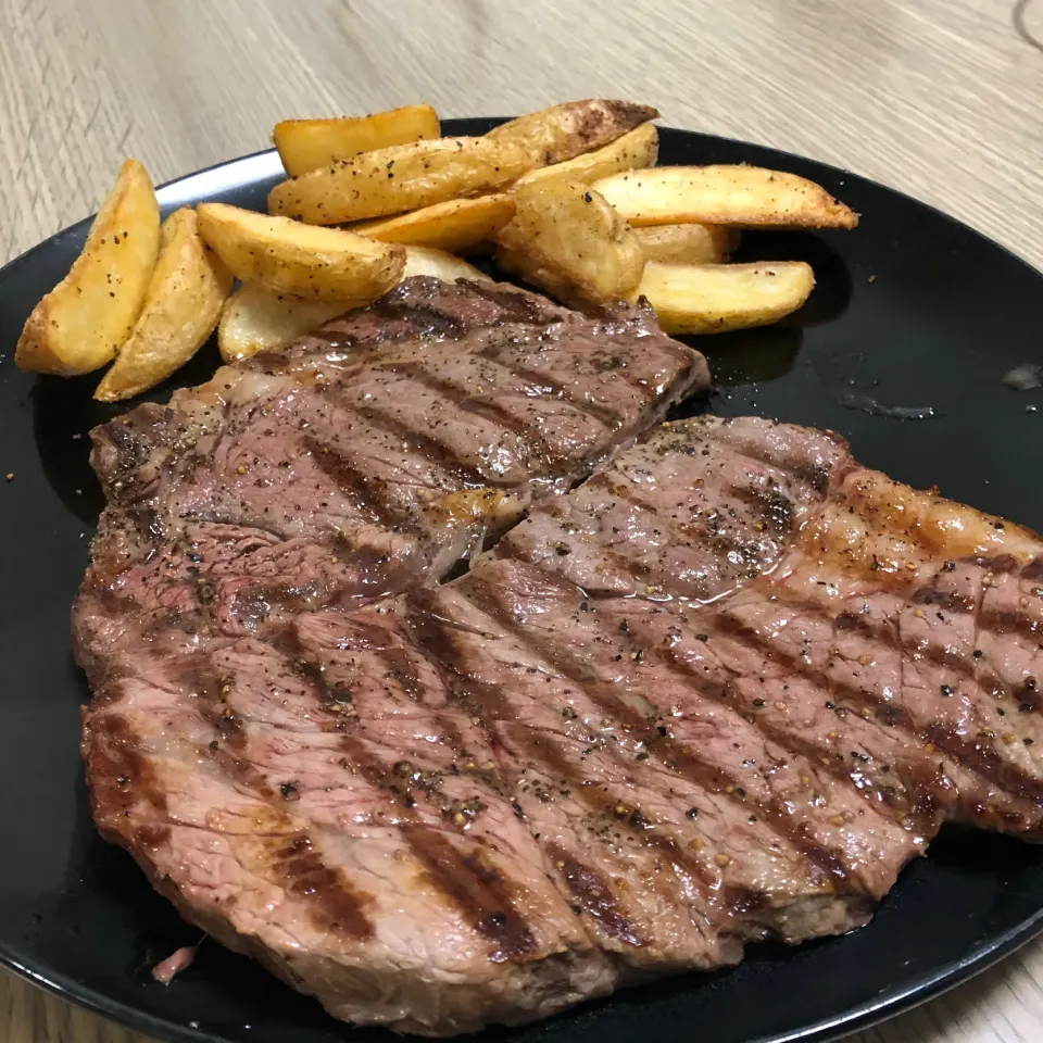 Snapdishの料理写真:Steak frites|seiko Oさん