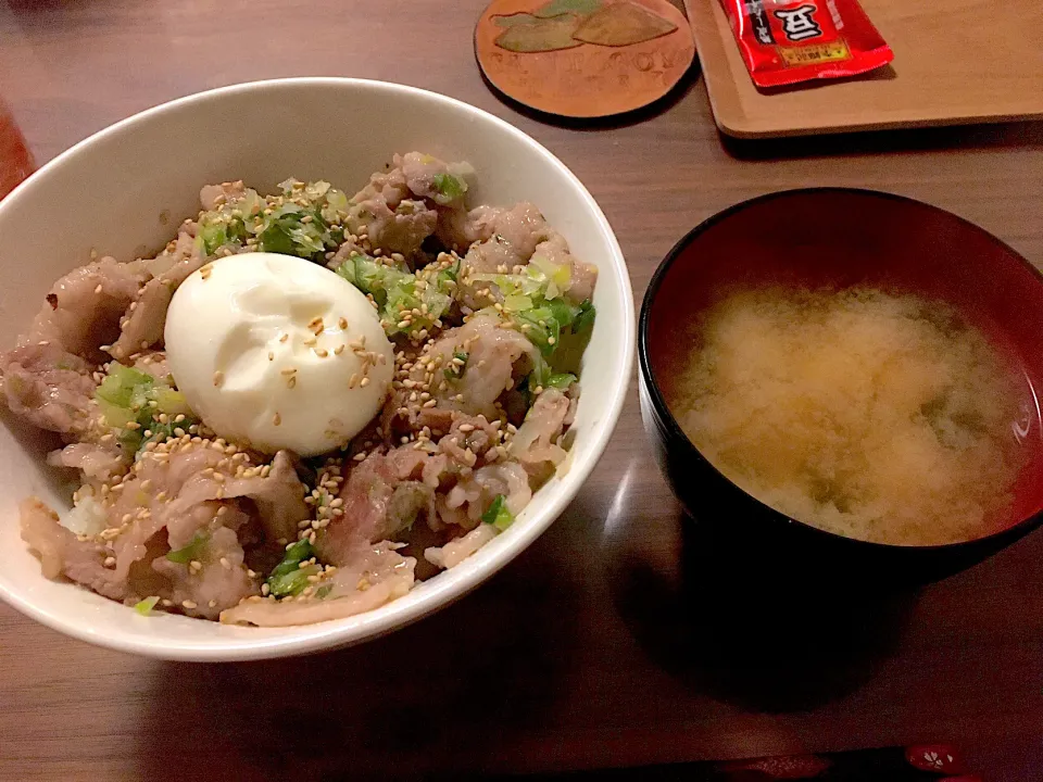 塩豚ネギ丼！スタミナメニュー💪🏻( ¨̮ 💪🏻)|にゃふてんさん