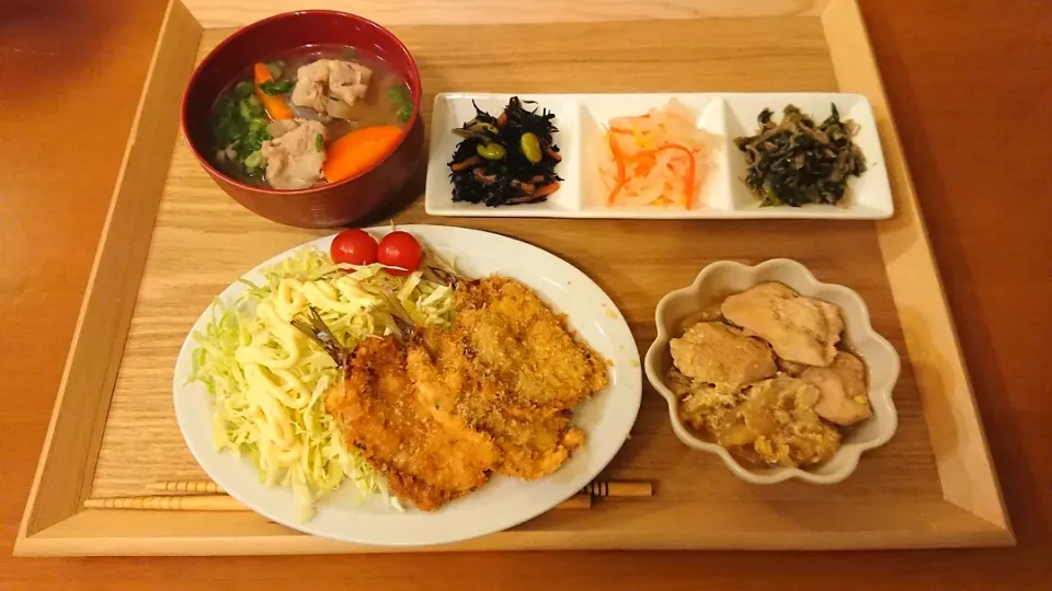 ☆イワシフライ
☆三品盛り
☆むね肉と白菜の煮物
☆豚汁|chikakoさん