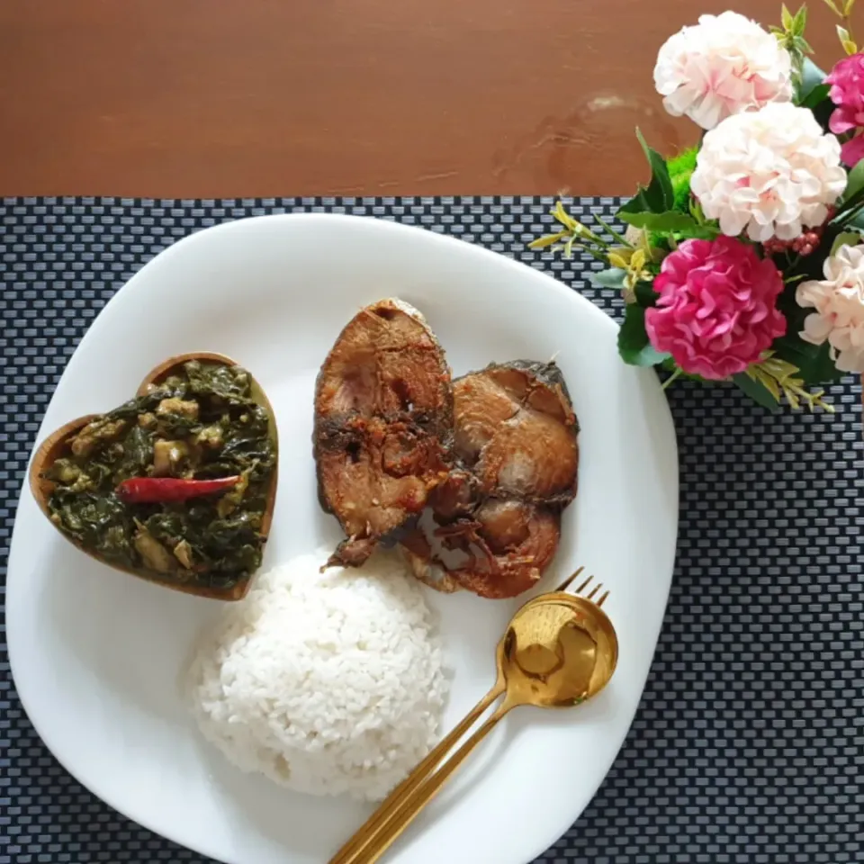 Laing with Fried Fish|Mikaela's Kitchenさん