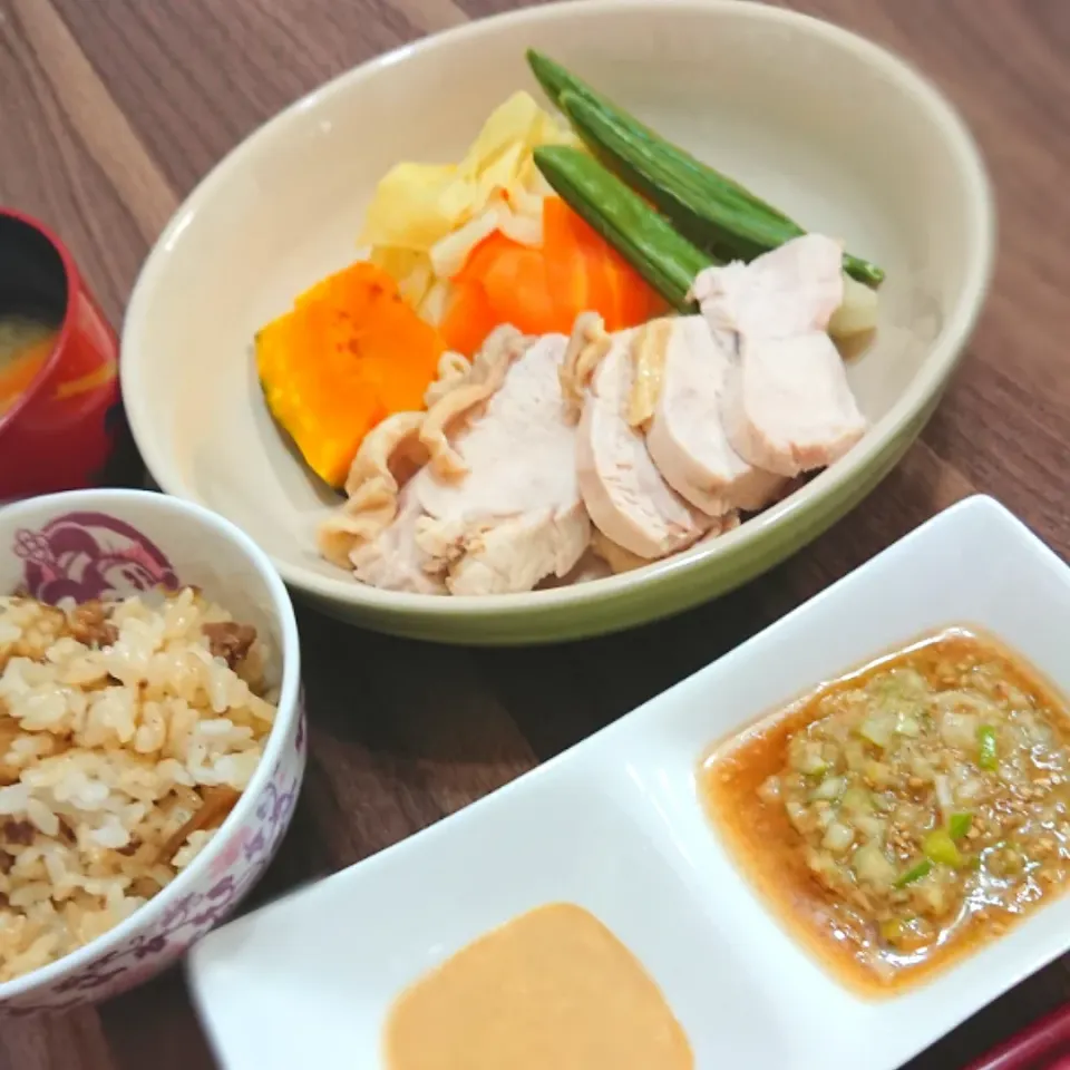 Snapdishの料理写真:茹で鶏とかしわ飯|ゆりちさん