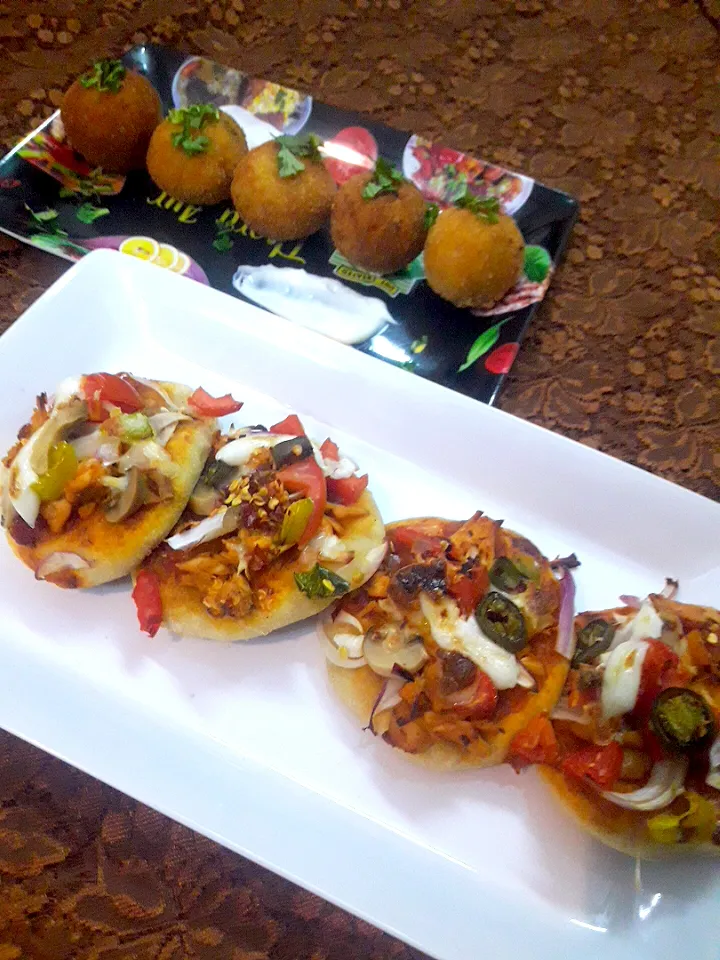 mini pizza with potato balls|nidajunaidさん