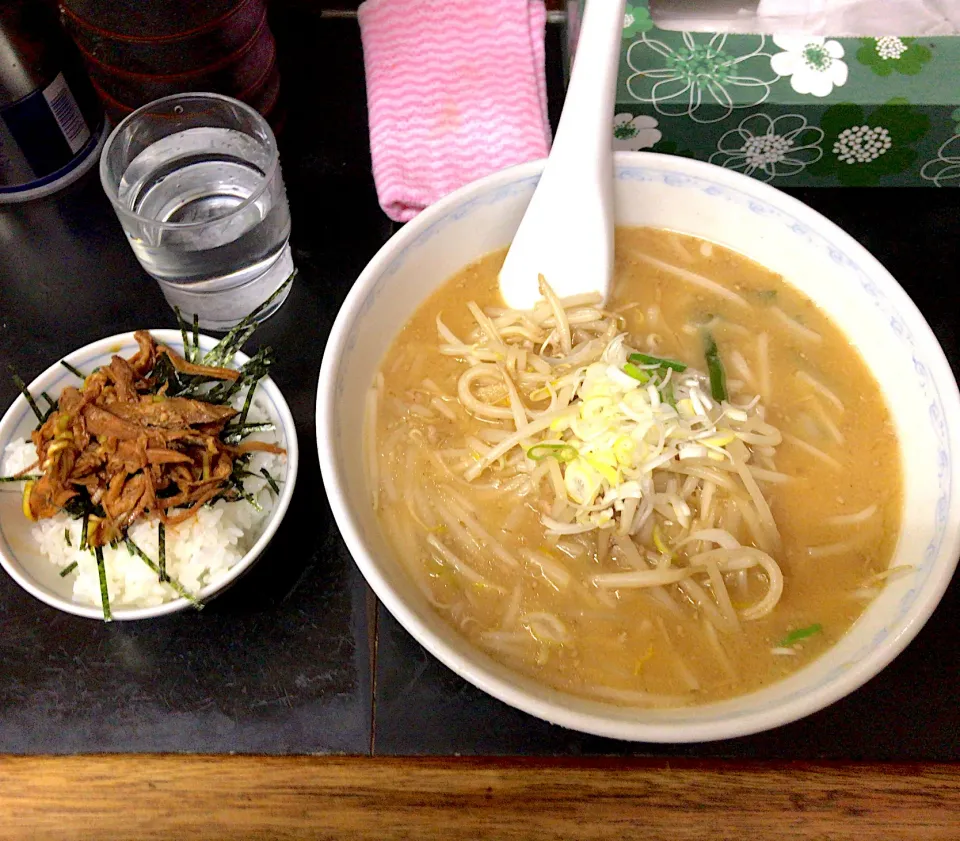 Snapdishの料理写真:みそラーメン＋ミニチャーシュー丼@わかい|morimi32さん