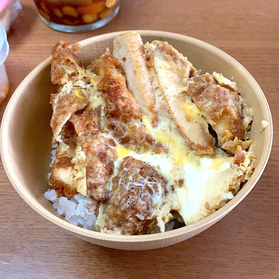 ホタテフライとササミフライのカツ丼|みんみんさん