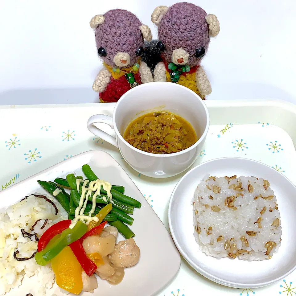 Snapdishの料理写真:お昼ごはん(๑╹ω╹๑ )|chagashiさん