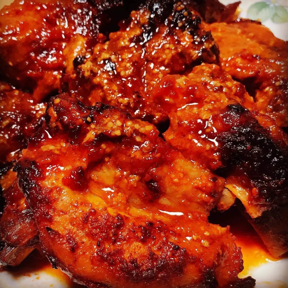 Snapdishの料理写真:My daughters surprising me everyday give them a recipe for BBQ ribs I think they done pretty well proud of them #bbqribs #twinscooking|Emanuel Hayashiさん