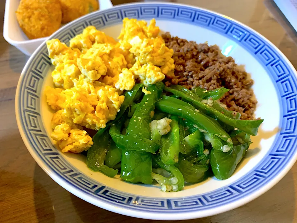 Snapdishの料理写真:3食丼|きっきー🥰さん