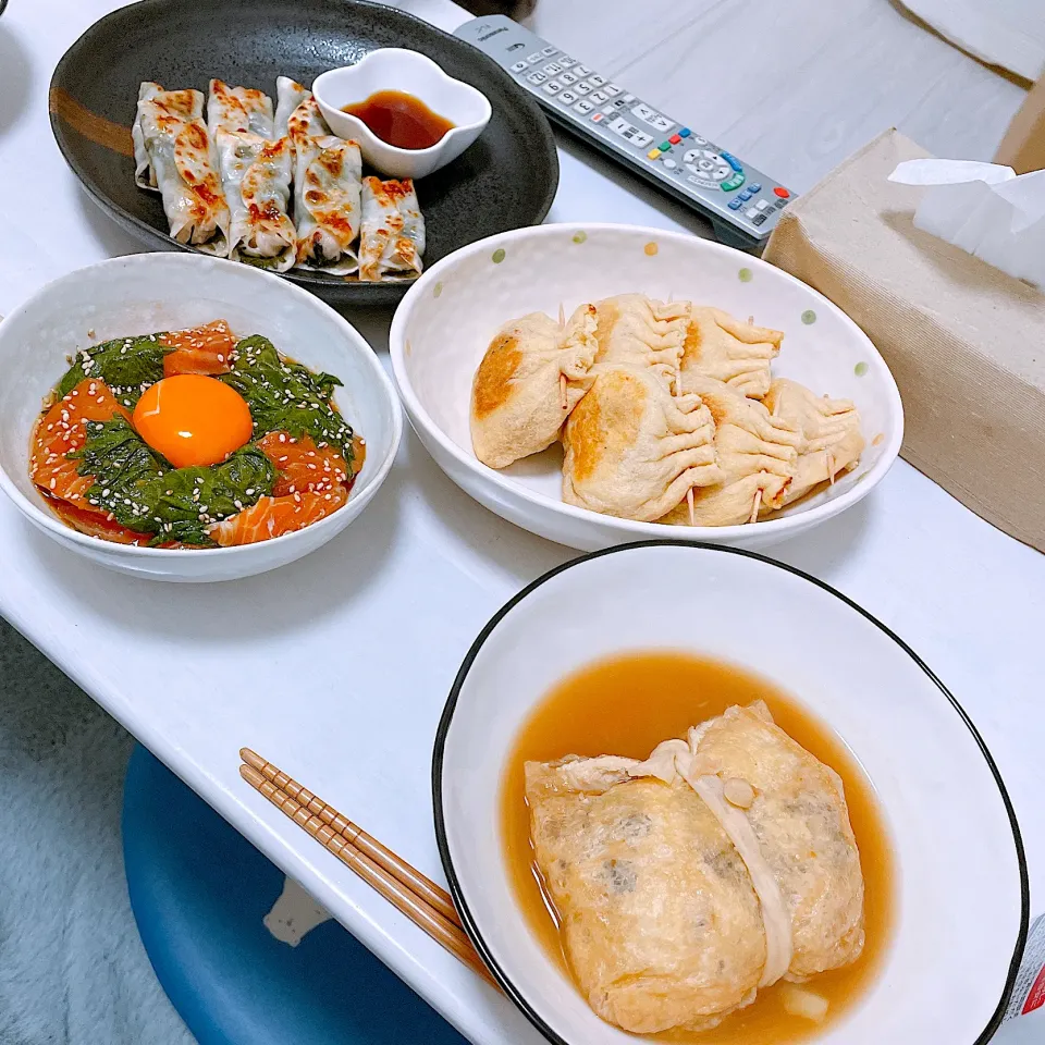 Snapdishの料理写真:餃子巻きと納豆お揚げとサーモン大葉と袋詰め|もやぴさん