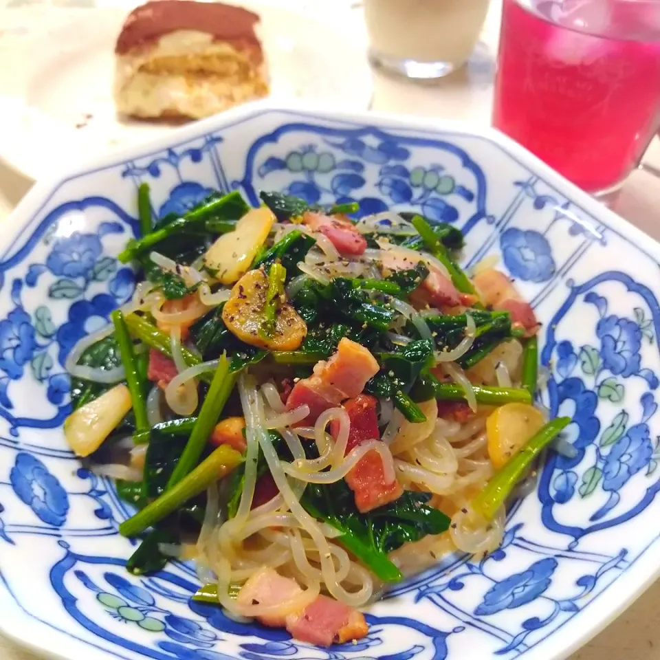 しらたきのオイルパスタ風🍝ほうれん草とベーコン|うたかた。さん