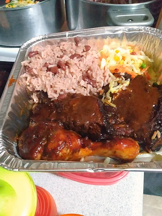 rice and beans jerk chicken and barbeq pork 🇯🇲🇯🇲|Nida Jamican restaurantさん