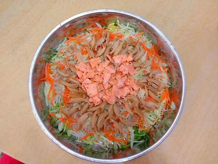 Steady Chan
Prosperity Raw Fish Salad
发财鱼生|steady chanさん