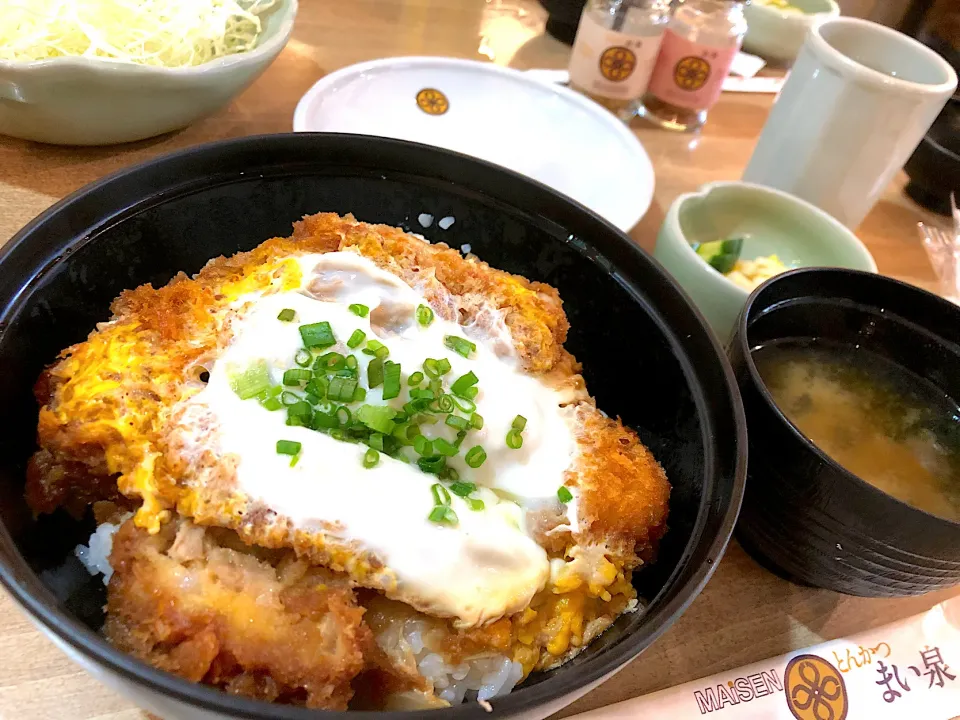 Snapdishの料理写真:まい泉のロースカツ丼 in Bangkok|mikoさん