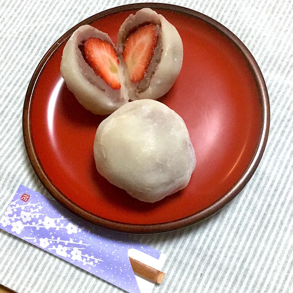 小豆粉で作った簡単甘酒こしあんで🍓苺大福　　　　　　　　　　　　　　　　　　2021.2.20|Yu Yu mamaさん