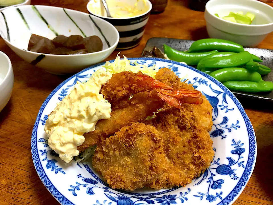 ヒレカツと海老フライ🍤|さんだーさん