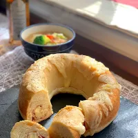 🥯生ハムとクリチーのリングブレッド🥯|たいしょうさん