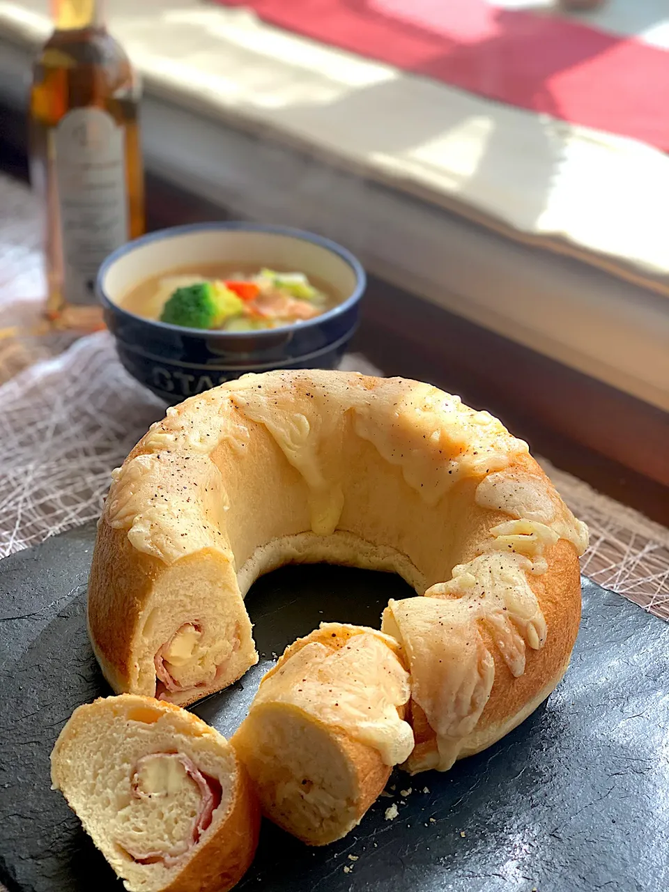 🥯生ハムとクリチーのリングブレッド🥯|たいしょうさん