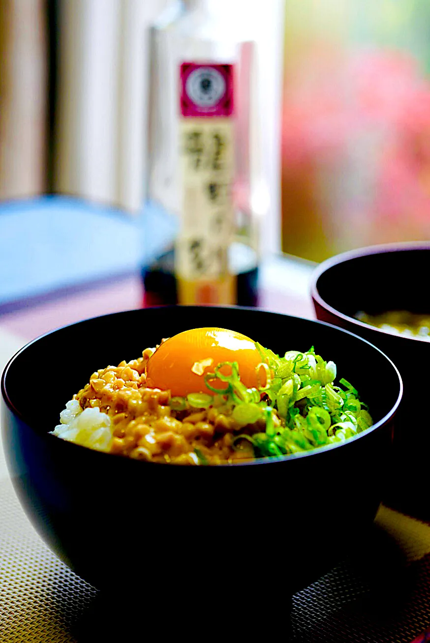 本日の休日日曜日の朝ごはん。THE 納豆卵かけご飯❣️✨✨✨うう〜ん、これは美味いわ。間違いなしや❣️😋|イチロッタさん