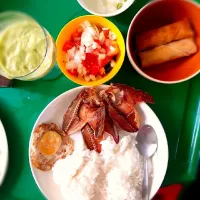 daing, prito isda,lumpia gulay,at  avocado shake + sawsan sukat at kamatis 
#|aryanさん