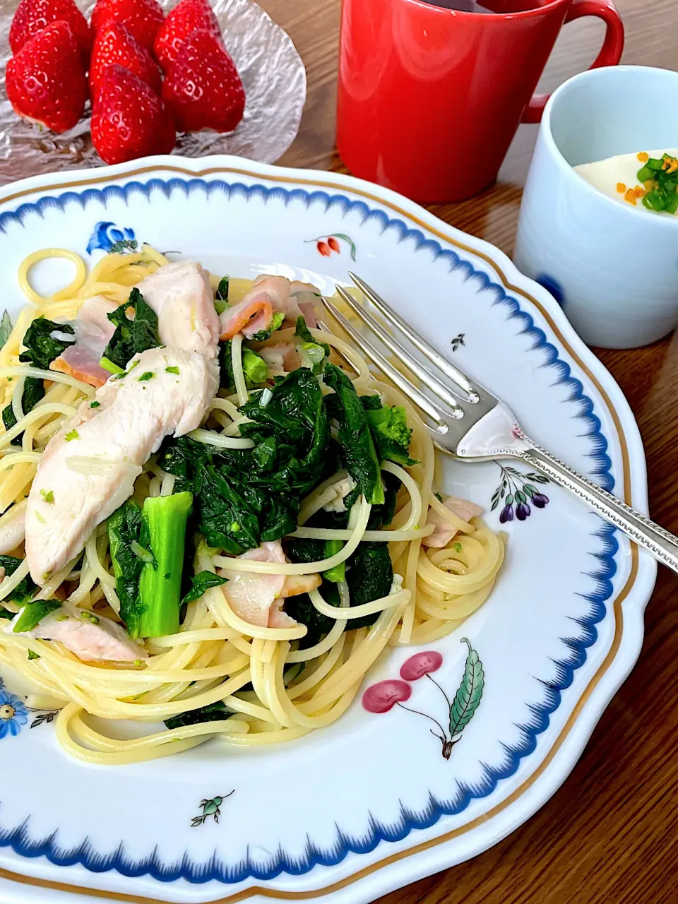 菜の花とベーコンのパスタ🍝|かずぴょんさん