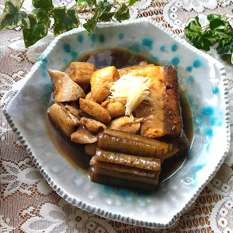 🐟地味だけど滋味あふれる鰤のアラと牛蒡の炊いたん🍚🥢|Hollyさん