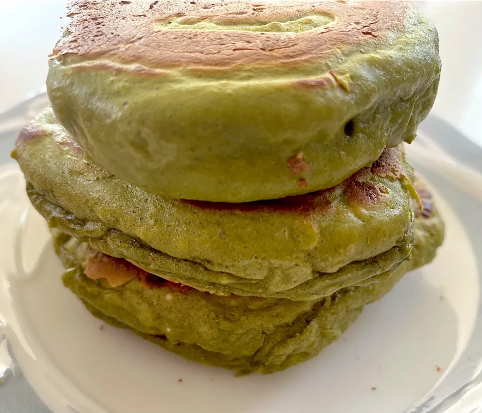 Snapdishの料理写真:プロテインお抹茶パンケーキ🥞甘酒入り🍶|みうのすけさん