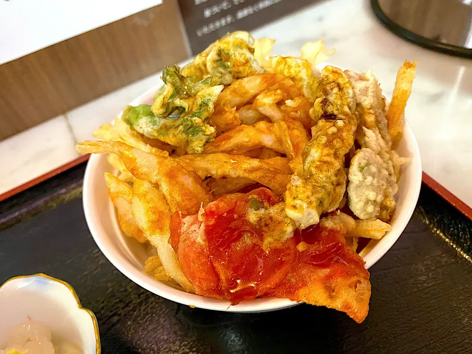 Snapdishの料理写真:白えび天丼お刺身付き|buhizouさん