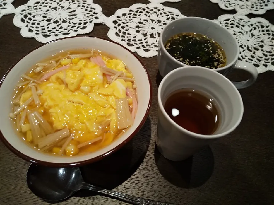 ハムとコーンとえのきの天津飯
ワカメスープ|しぃさん