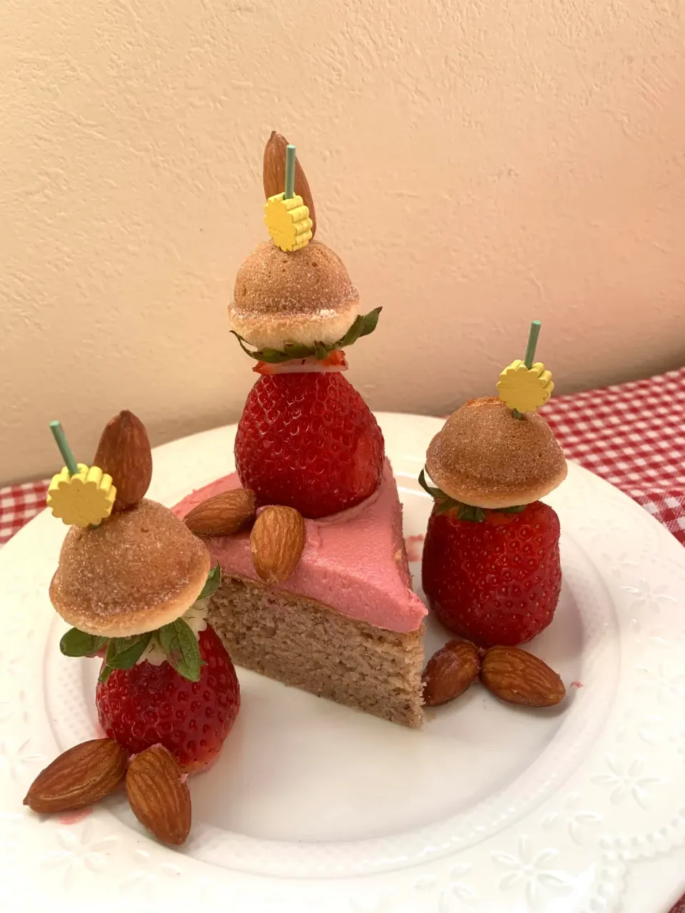 リトルミィちゃん🍓ケーキをつくりました💕|ことはさん