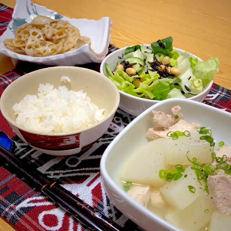 Snapdishの料理写真:鶏胸肉と塩大根煮、蓮根のバター醤油炒め、ひじきと大豆のサラダ|ツインうさぎさん