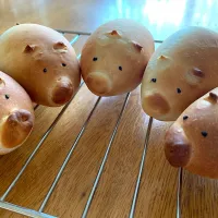 Snapdishの料理写真:5匹のこぶた🐷🐷🐷🐷🐷ウインナーチーズパン