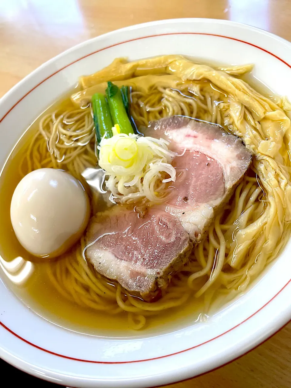 白だし醤油ら〜麺！美味しかったので再訪。前回と違うら〜麺をチョイス。ここ最近、食べたラーメンで一番美味しい！|Tomyさん