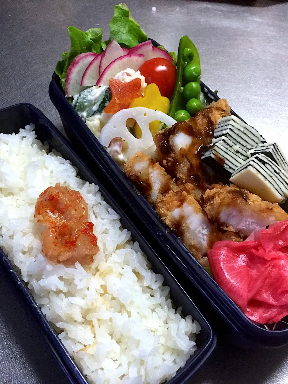 Snapdishの料理写真:お弁当…。 夜勤の主人のお弁当です。|ふーちゃんさん