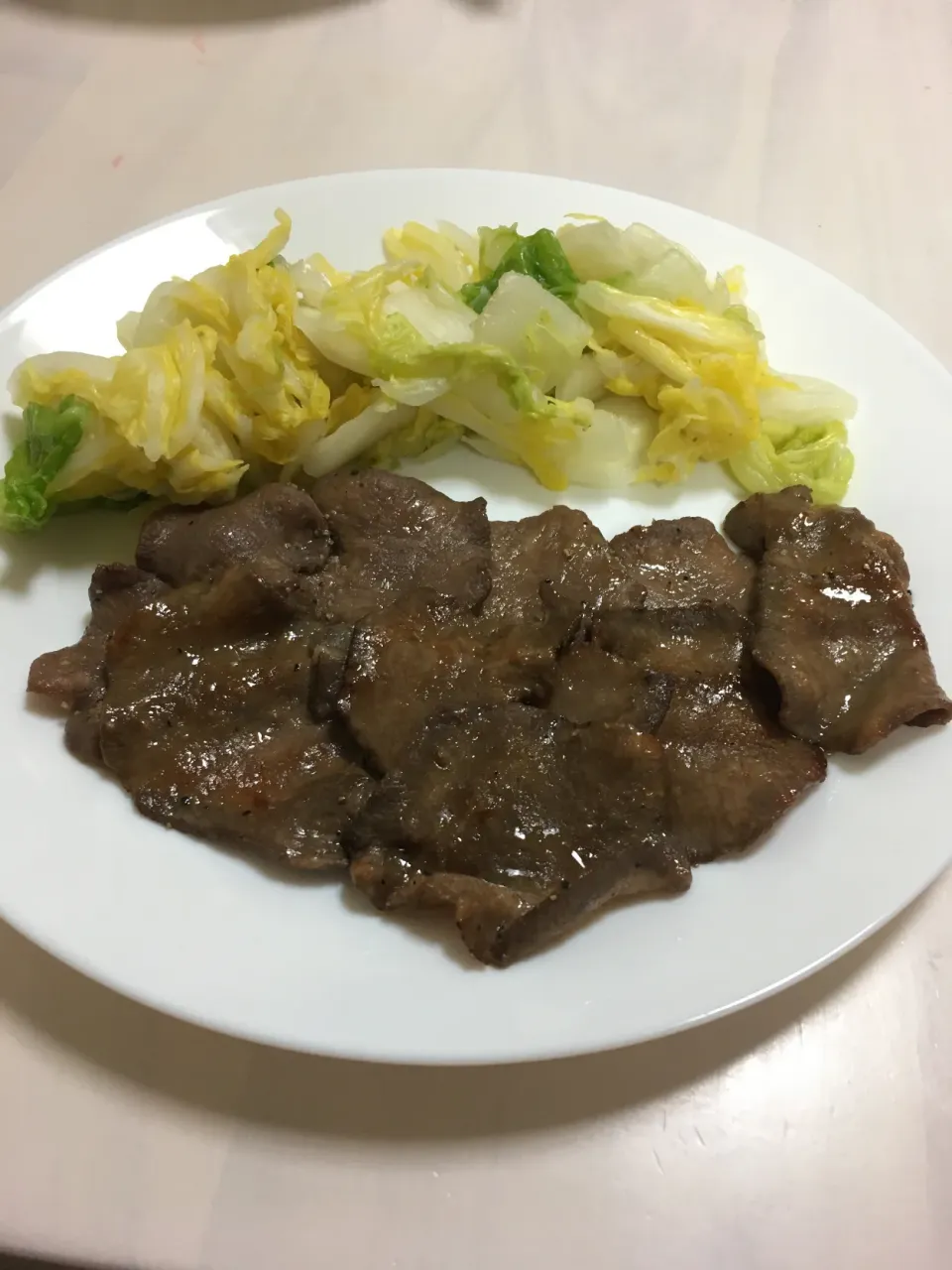 Snapdishの料理写真:牛タンの網焼き|ももさん