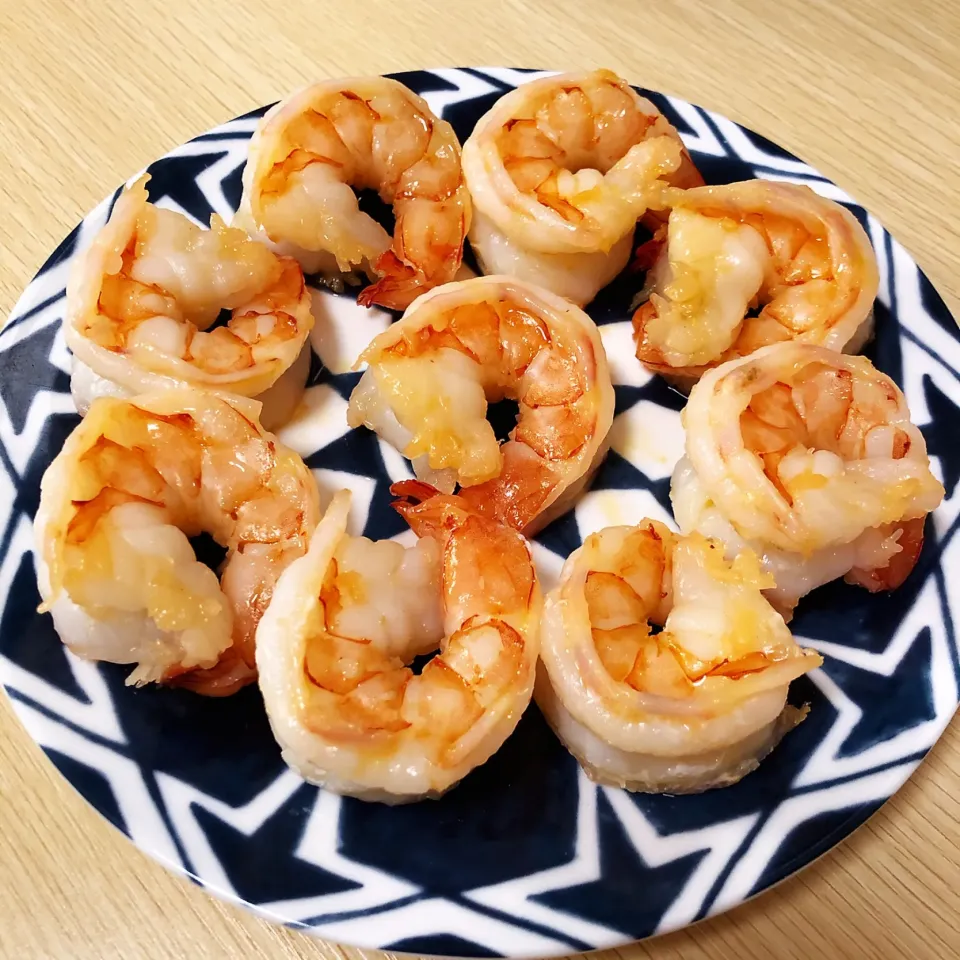 Pan-fried Giant Tiger Prawns with Garlic and Butter|Doris Wong 🐰さん