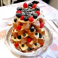 Snapdishの料理写真:Pandoro,crema pasticciera e frutti di bosco! Fatto da mia figlia #syssy|Emanuela Coricaさん