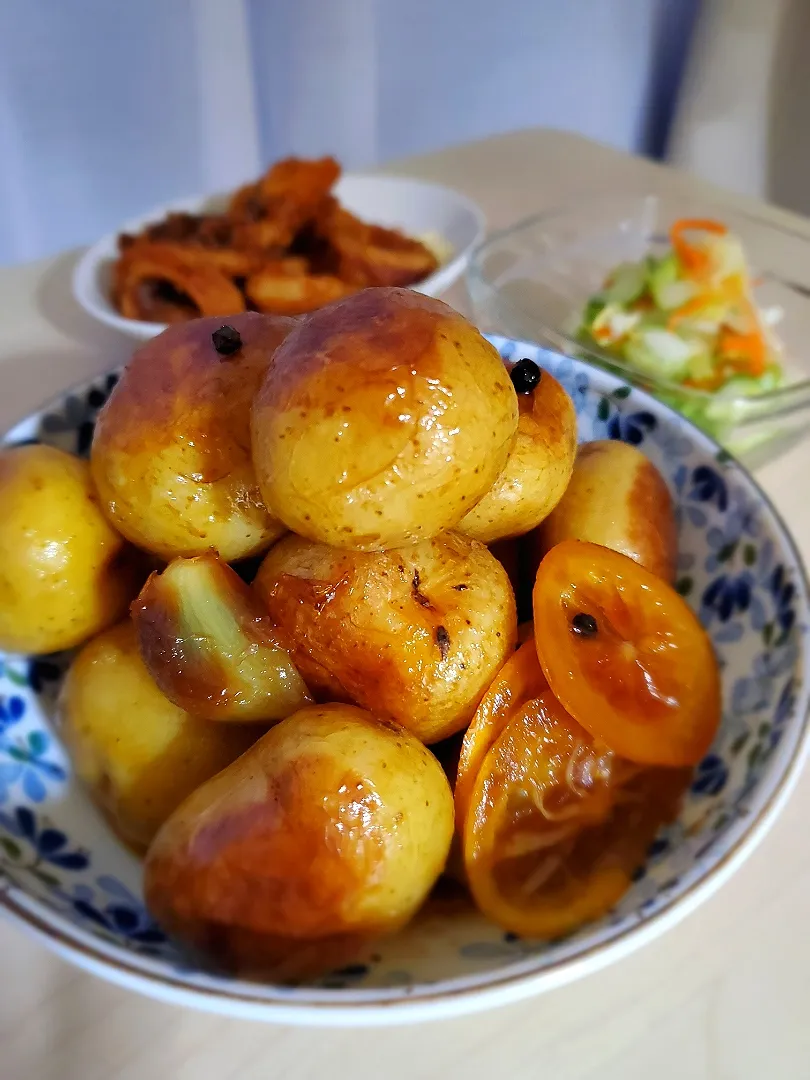 新じゃがのレモンはちみつお醤油煮

コウケンテツさんのレシピを
アレンジ|みるくここあさん