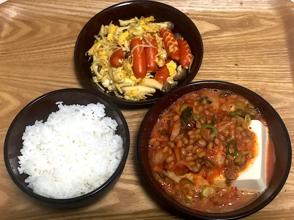 ☆ウィンナーきのこ卵炒め ☆納豆キムチ冷奴|まぁたんさん