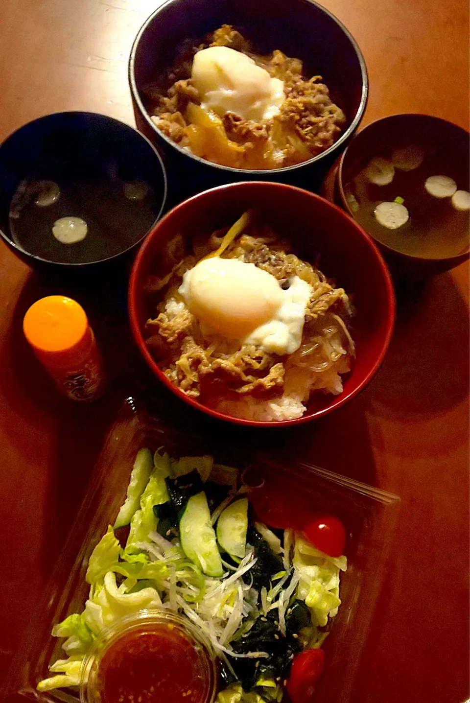 Today's dinner🍴ﾁｮﾚｷﾞ ｻﾗﾀﾞ･牛丼w/温泉卵･松茸のお吸い物|🌈Ami🍻さん