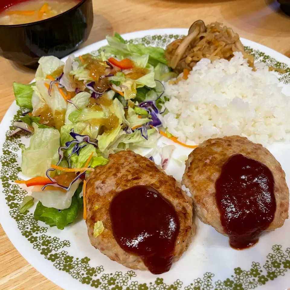 Snapdishの料理写真:ふわふわ豆腐ハンバーグ|Hanaeさん