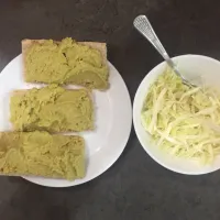 Snapdishの料理写真:Greeanpeas hummus with buckwheat/rice mini breads and gabbage salad|Georgeさん